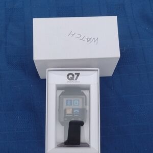 Q7 Smartwatch - Black NWT
